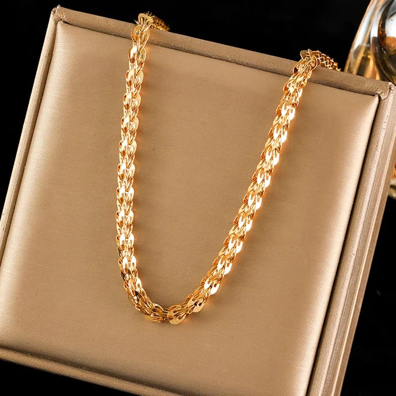 Goldfarbenes Halsketten- und Armband-Set mit geometrischer Kette