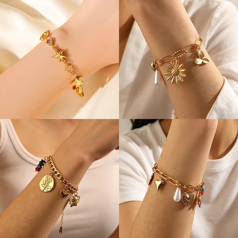 Goldfarbenes Charm-Armband mit Blumenmuster