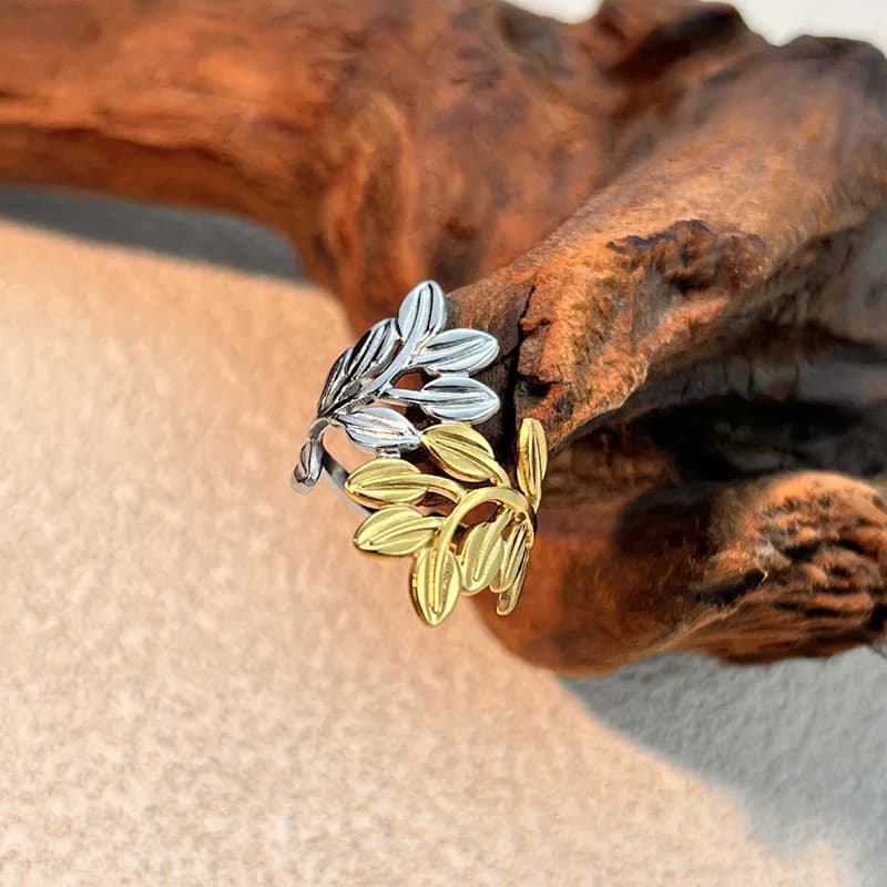 Offener verstellbarer Ring mit Emaille-Blattdesign