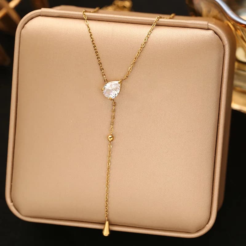 Feines Y-förmiges Anhänger-Halsband mit Perlen