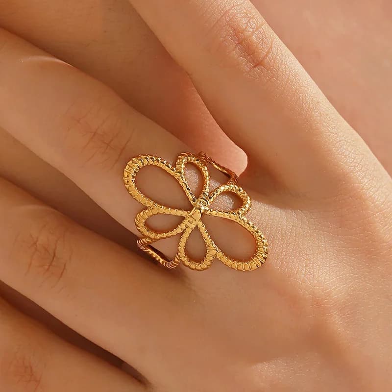 Verstellbarer Edelstahl-Ring mit hohler Blume
