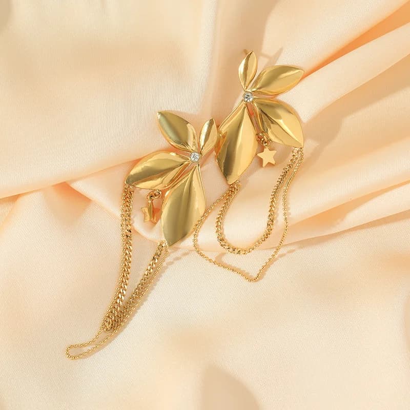 Goldene Blumen-Tropfenohrringe mit Quasten