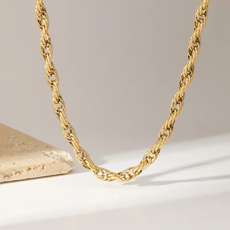 Statement-Collar-Halskette mit Twist-Kette, vergoldet