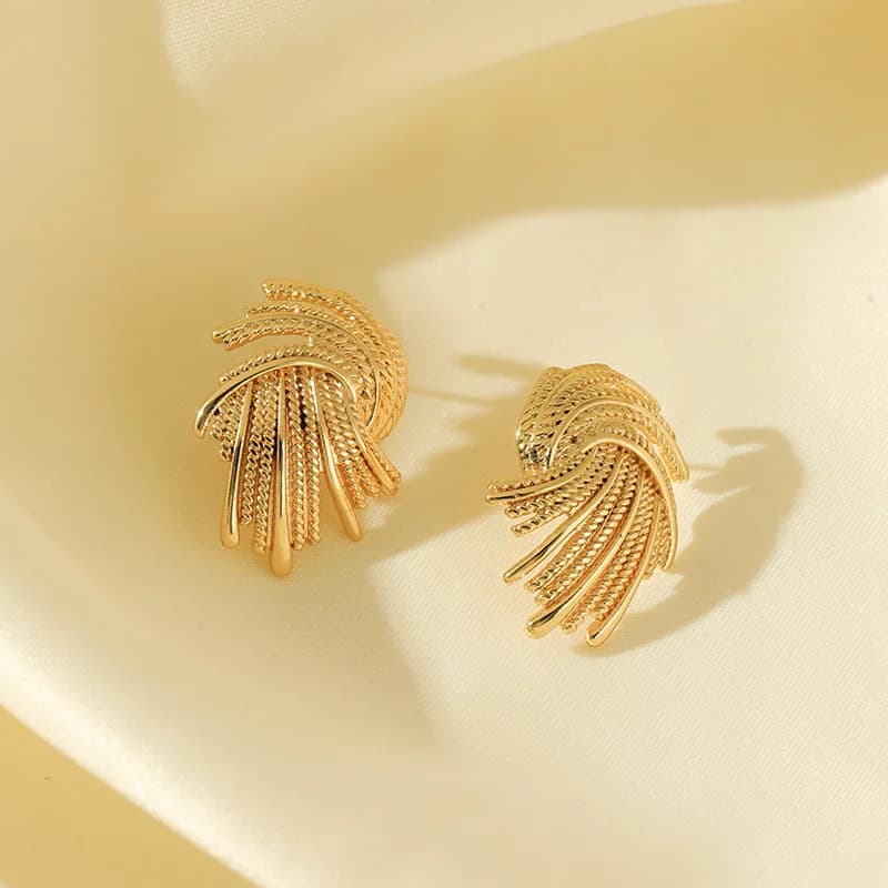 Kreative Stecker Ohrringe mit 18K Goldplattierung