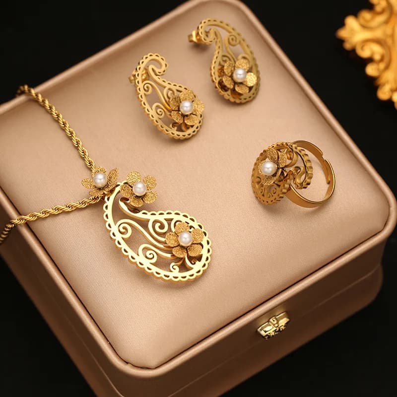 Vintage Schmuckset mit Tropfenperlen: Halskette, Ohrringe und Ring