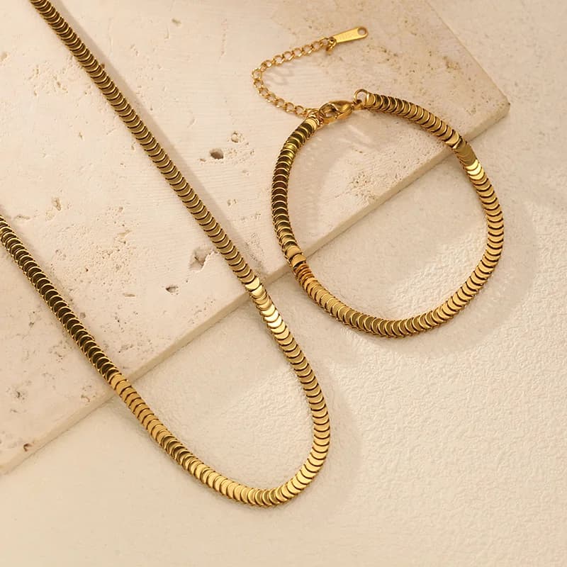 Goldfarbene Schlangenkette Halskette und Armband Set