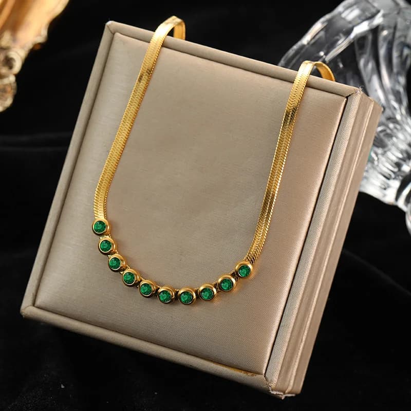 Goldfarbener Zirkonia-Ketten-Choker