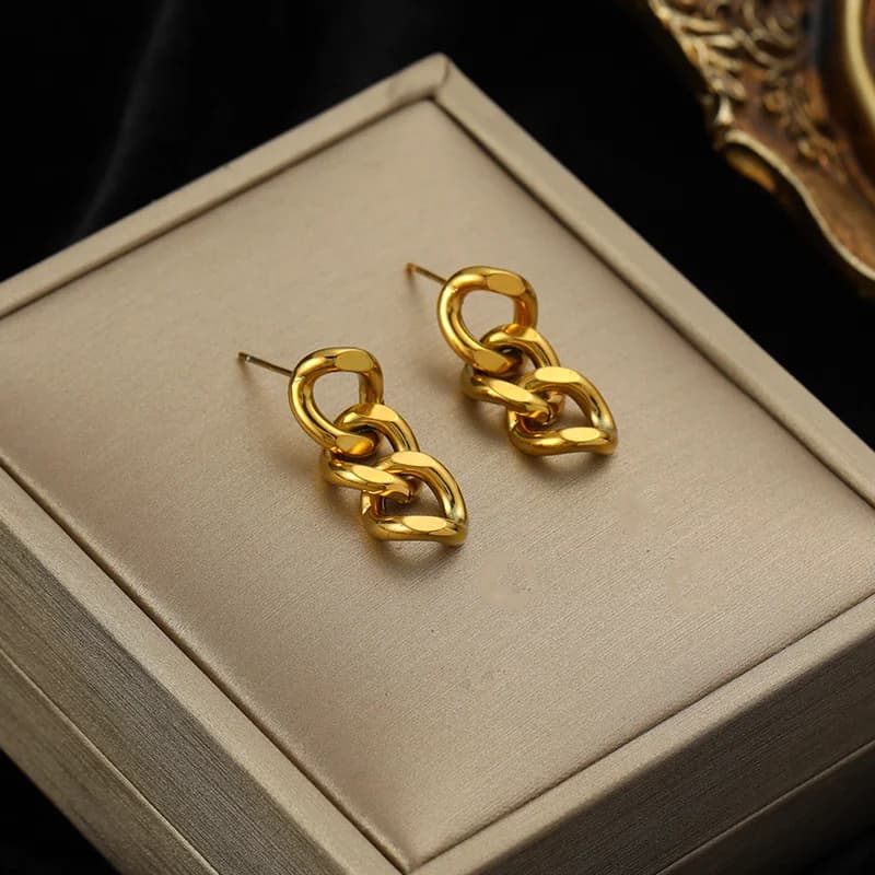 Goldfarbene Hohl-Hoop-Huggie-Ohrstecker