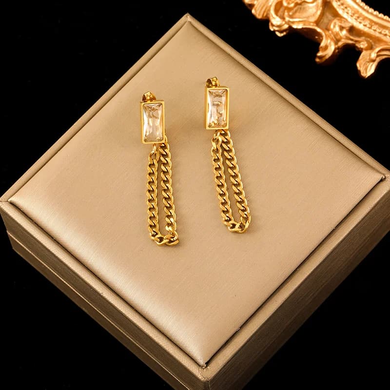 Schmuckset mit rotem Kristall-Zirkonia: Halskette, Armband und Ohrringe