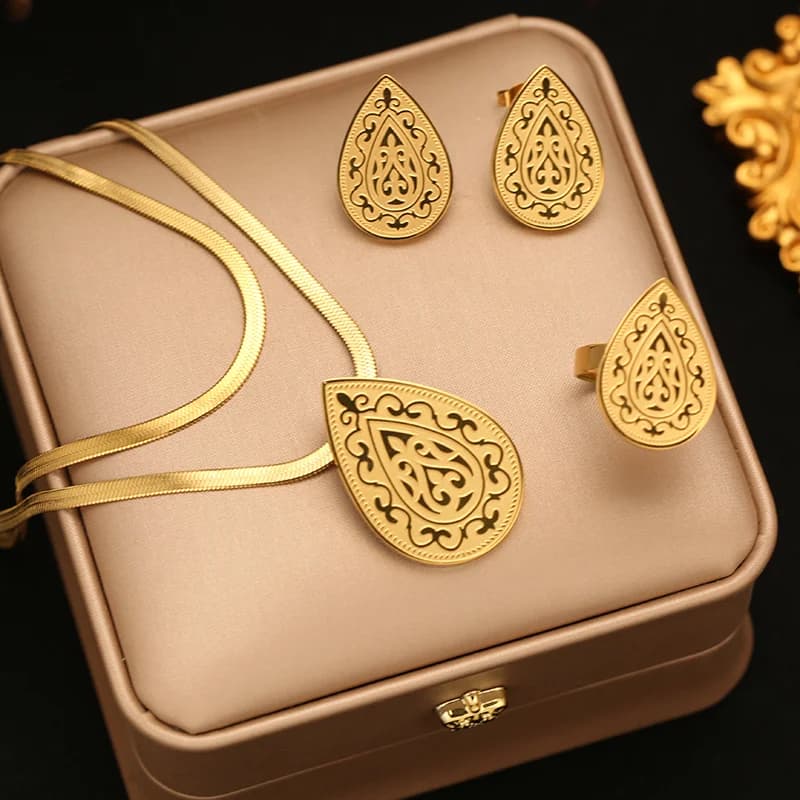 Vintage Schmuckset mit Tropfenperlen: Halskette, Ohrringe und Ring