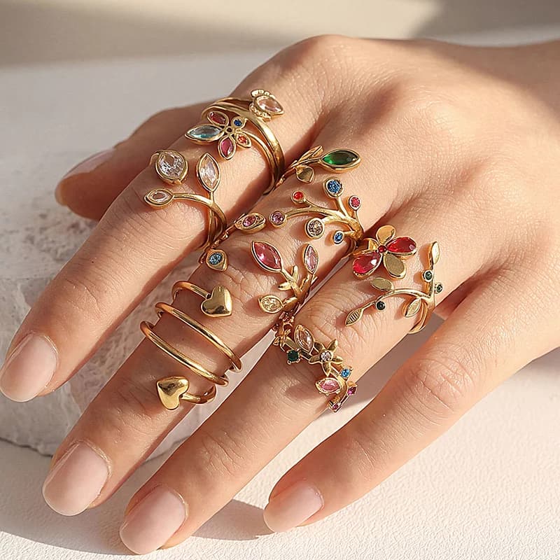 Edelstahl Ring mit funkelnden Zirkonia-Blättern, verstellbar