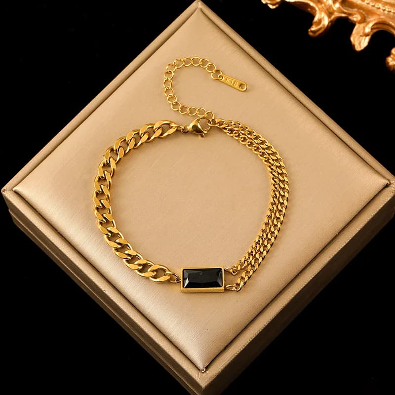 Schmuckset mit rotem Kristall-Zirkonia: Halskette, Armband und Ohrringe