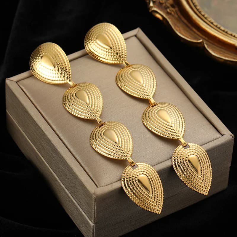Goldene lange hängende Ohrringe aus Edelstahl