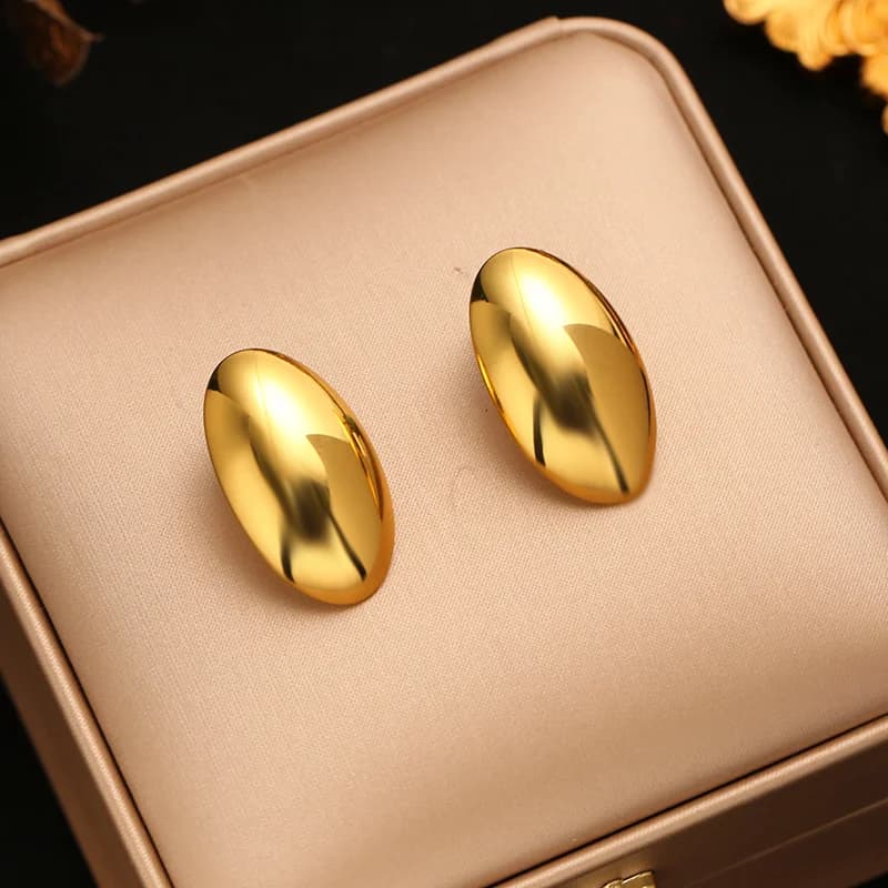 Steckohrringe in geometrischer Herzform, Goldfarben