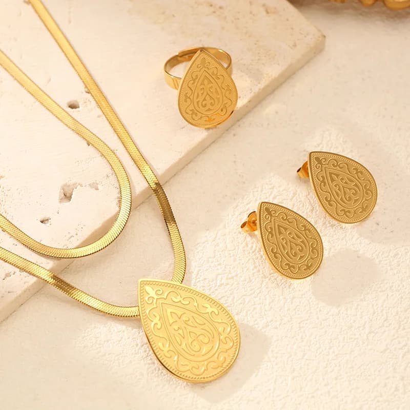 Vintage Schmuckset mit Tropfenperlen: Halskette, Ohrringe und Ring