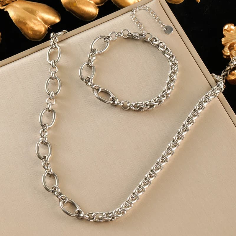 Asymmetrische Ketten-Halskette und Armband-Set, Gold