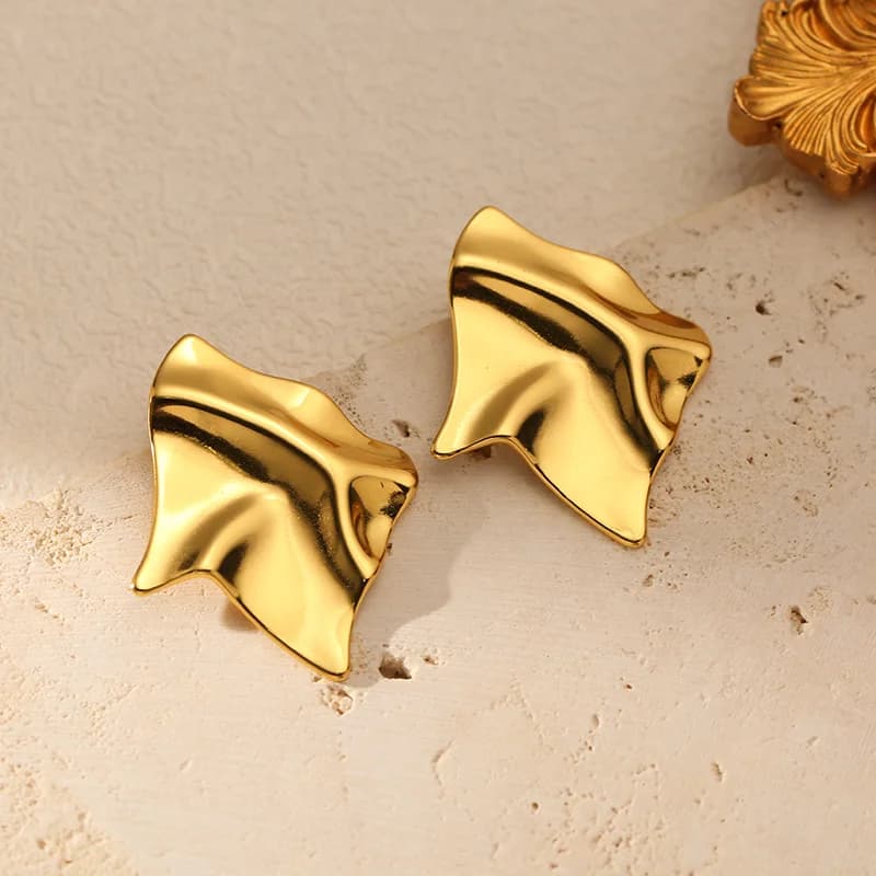 Steckohrringe aus Edelstahl mit unregelmäßiger geometrischer Form, Goldfarben