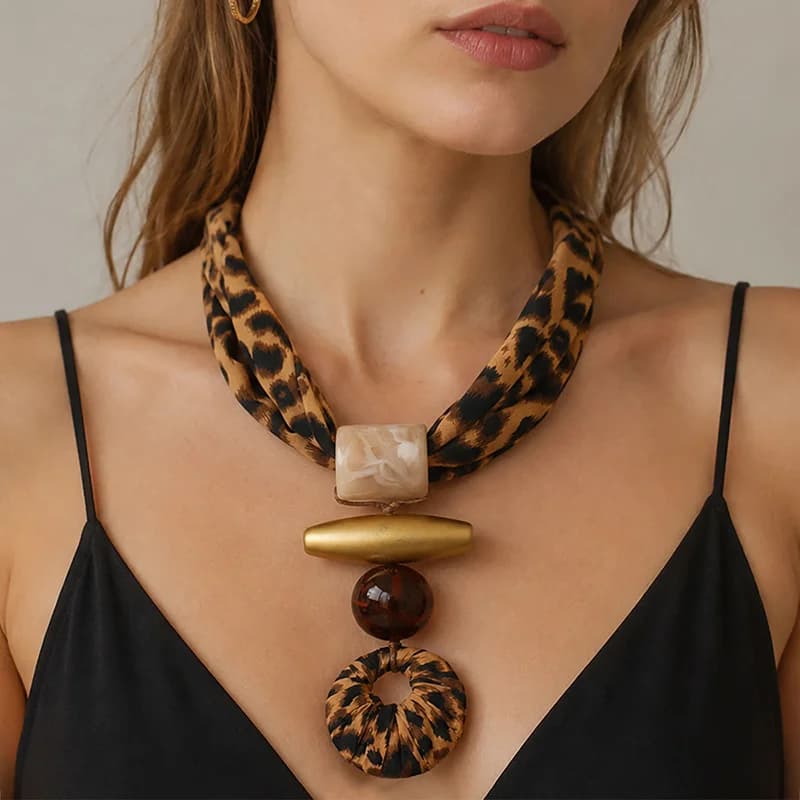 Braunes Harz Boho-Choker-Halsband