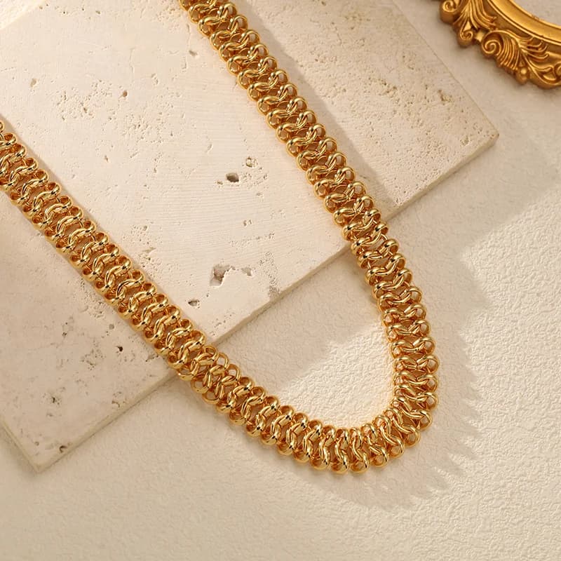 Strukturierter Statement-Collar-Halskette, 18K PVD beschichtet