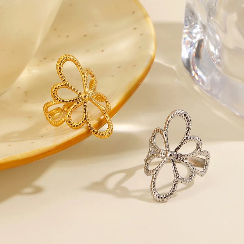 Verstellbarer Edelstahl-Ring mit hohler Blume