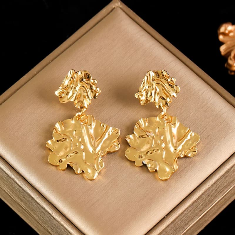 Extravagante Schlangen-Dangle-Charm-Ohrstecker