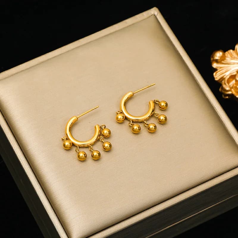 Goldene Kugel-Perlen Anhänger-Ohrstecker