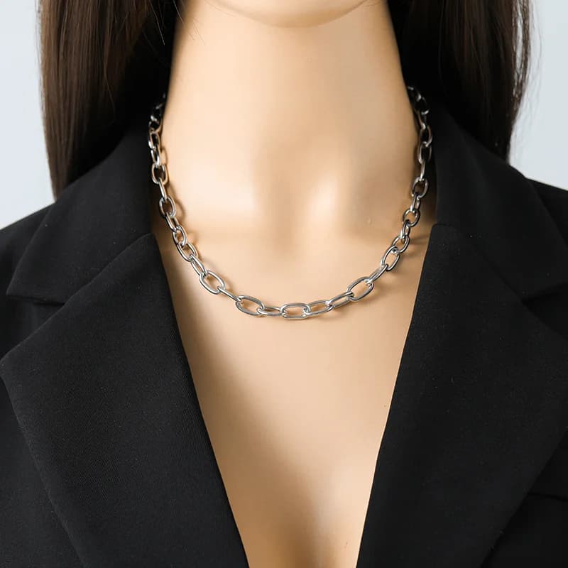 Silberfarbener Halsketten- und Armband-Set
