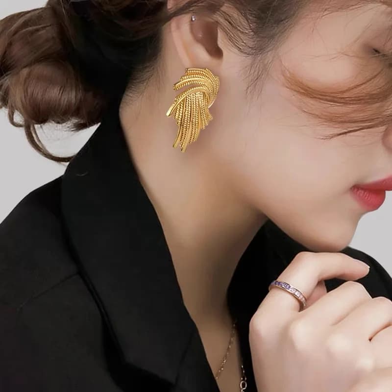 Kreative Stecker Ohrringe mit 18K Goldplattierung