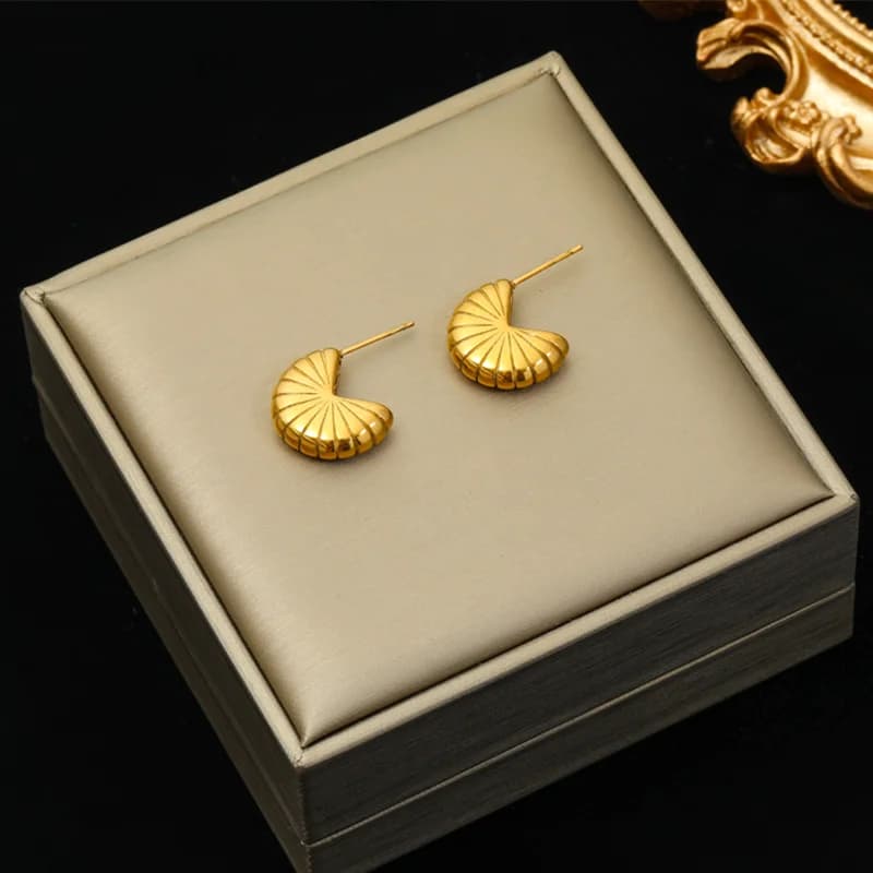 Geometrische Twist-Ohrringe, Goldfarben