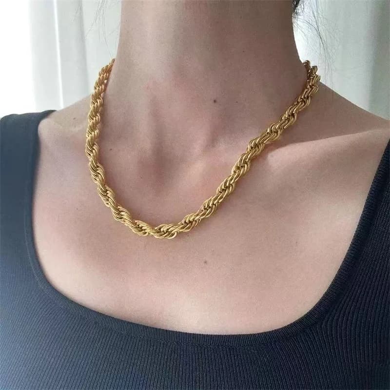 Statement-Collar-Halskette mit Twist-Kette, vergoldet