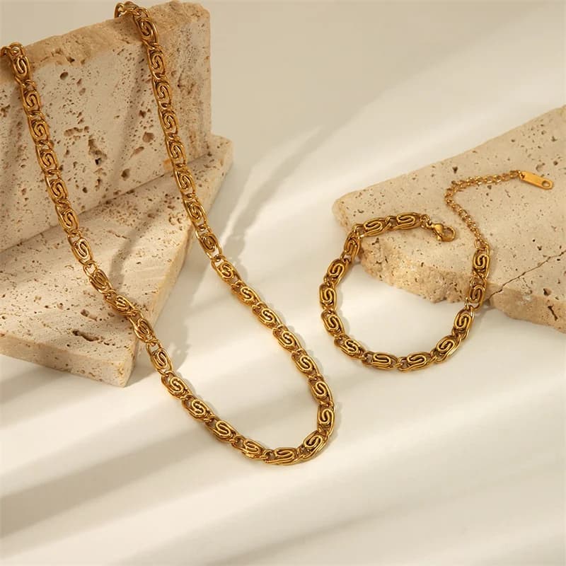 Armband aus Edelstahl in Gold, geometrisch