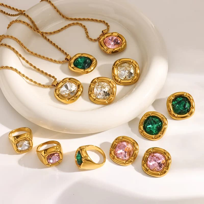 Schmuckset mit Choker-Halskette, Ohrringen und Ring aus Zirkonia