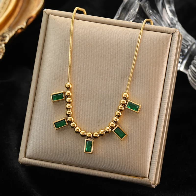 Goldfarbener Zirkonia-Ketten-Choker