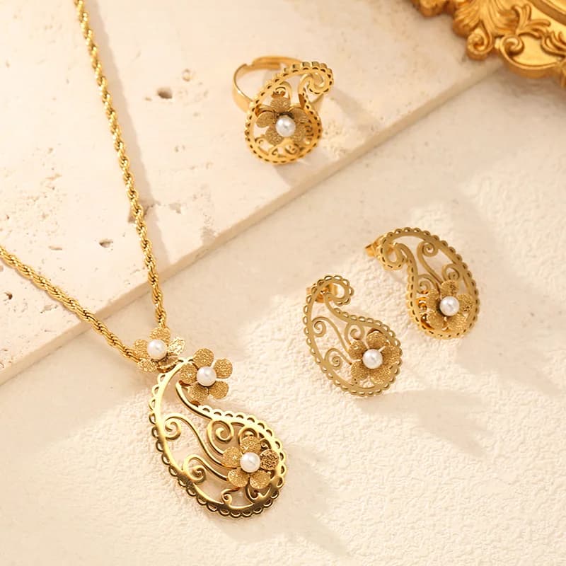 Vintage Schmuckset mit Tropfenperlen: Halskette, Ohrringe und Ring