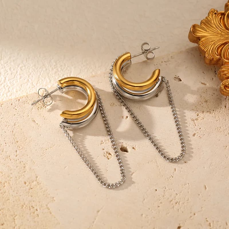 Geometrische C-förmige Quasten-Ohrhänger, 18K Gold