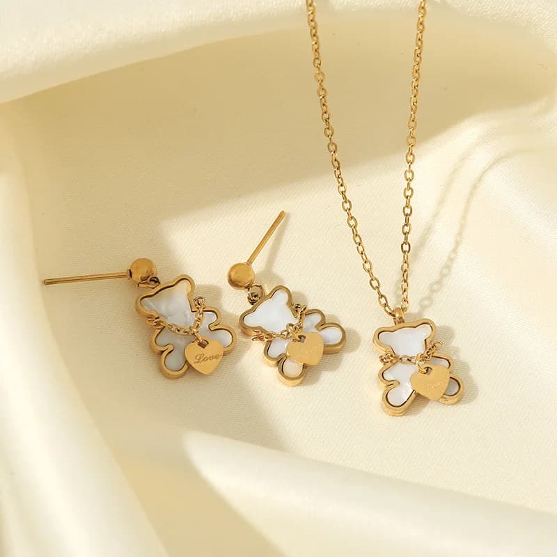 Halsketten- und Ohrring-Set mit Herz und Stern aus 316L Edelstahl, Goldfarben