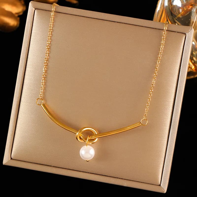 Goldfarbene Herz-Anhänger-Kette