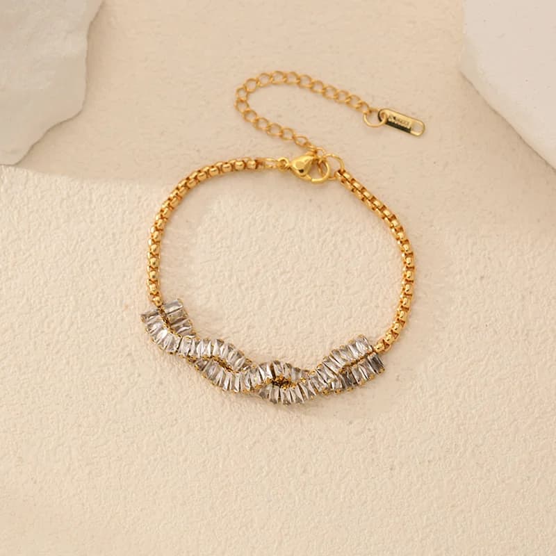 Verdrehtes Zirkonia-Kettenarmband