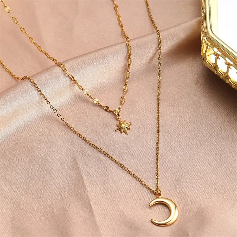 Retro Anhänger-Kette mit Stern und Mond, vergoldet