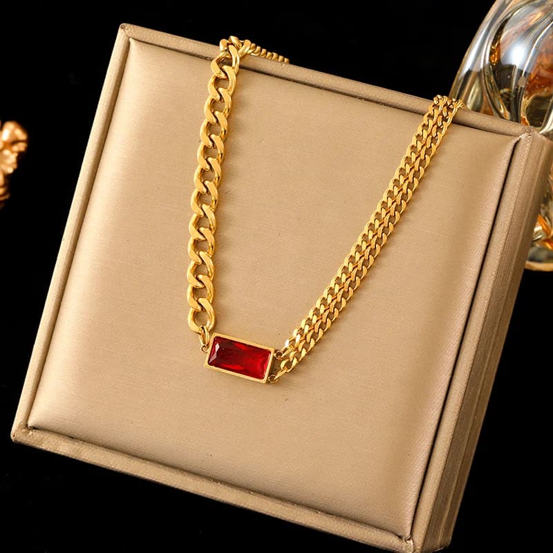 Schmuckset mit rotem Kristall-Zirkonia: Halskette, Armband und Ohrringe