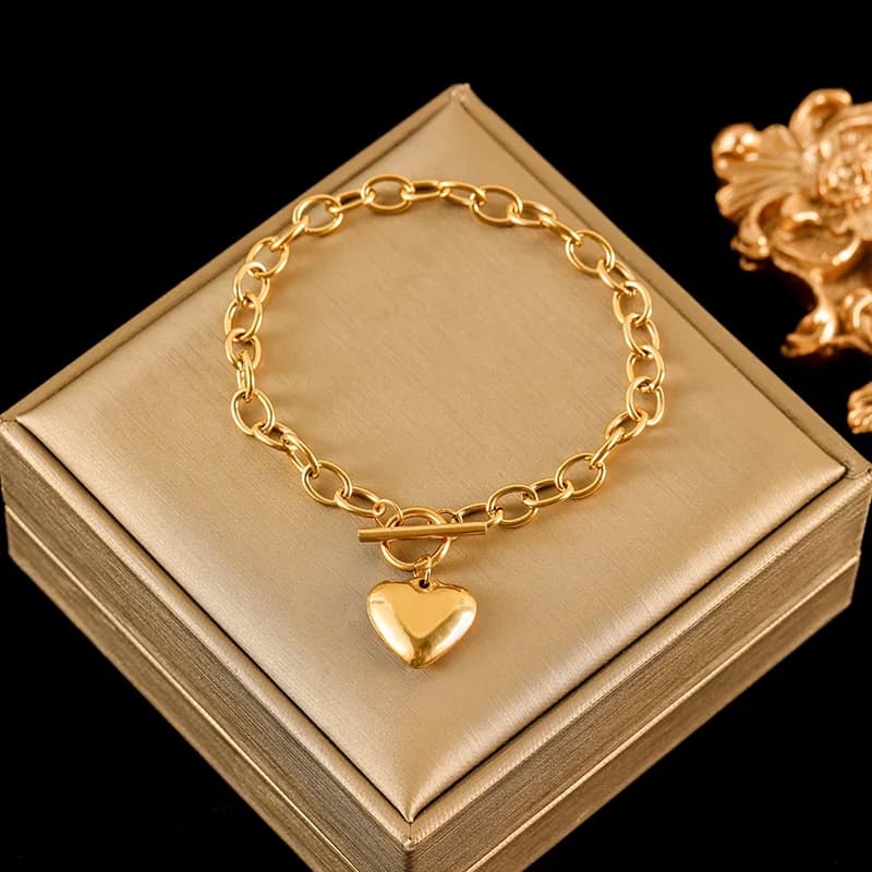 Goldenes Herz-Charm-Halsketten- und Armband-Set