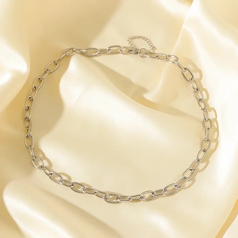 Silberfarbener Halsketten- und Armband-Set